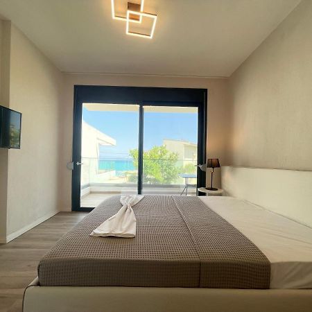 Villa Dahlia By The Sea โปไลโครโน ภายนอก รูปภาพ